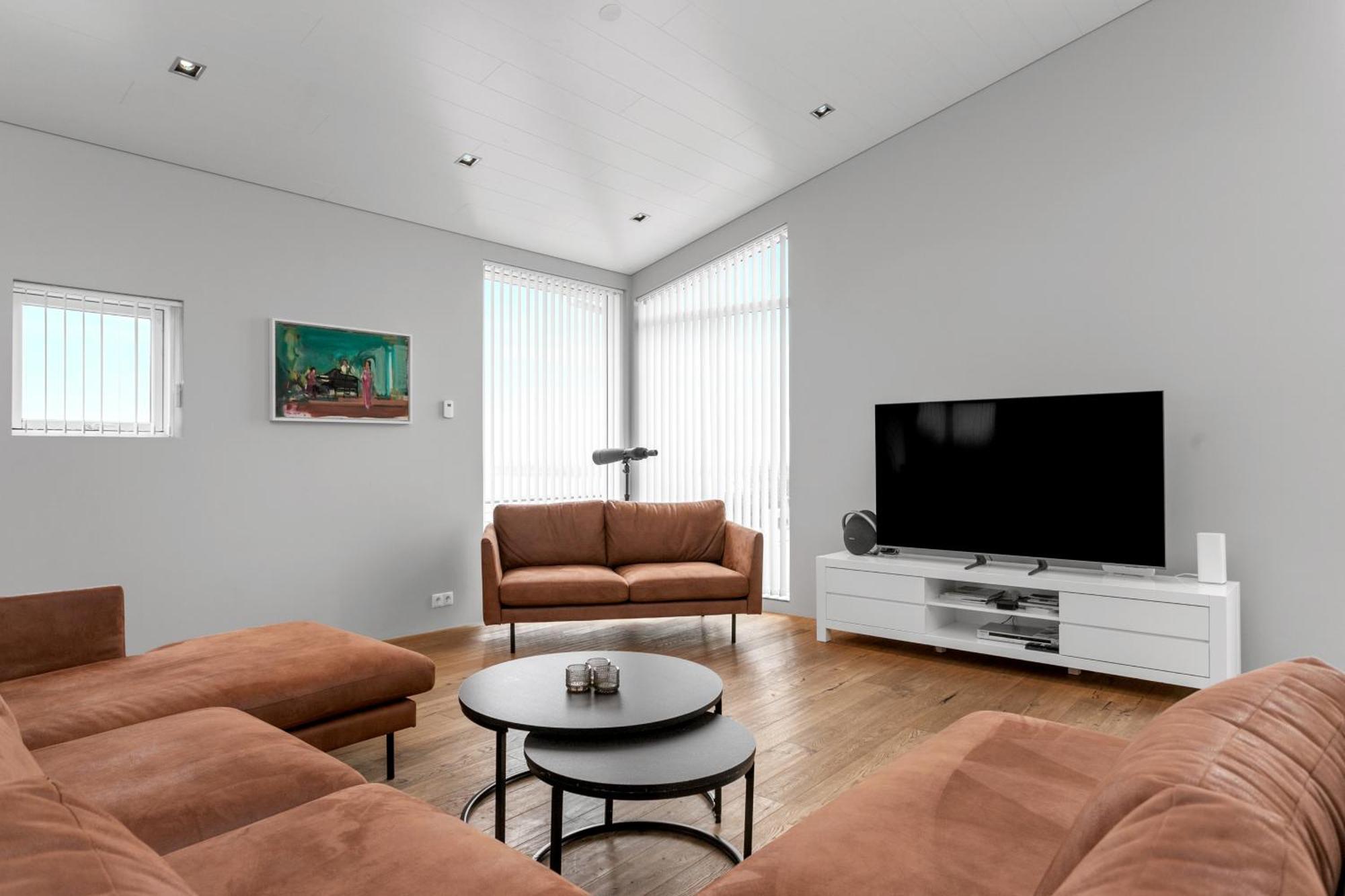 Luxury Villa With River View Laugaras エクステリア 写真
