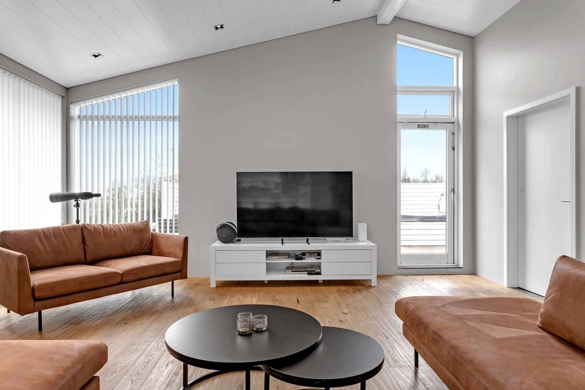 Luxury Villa With River View Laugaras エクステリア 写真