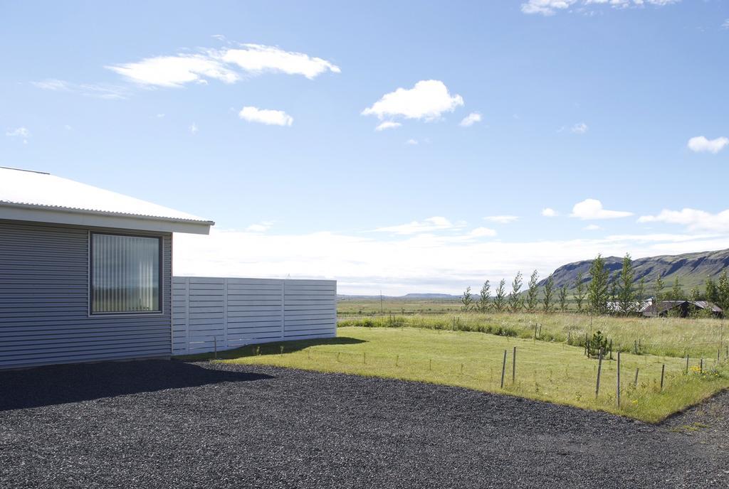 Luxury Villa With River View Laugaras エクステリア 写真