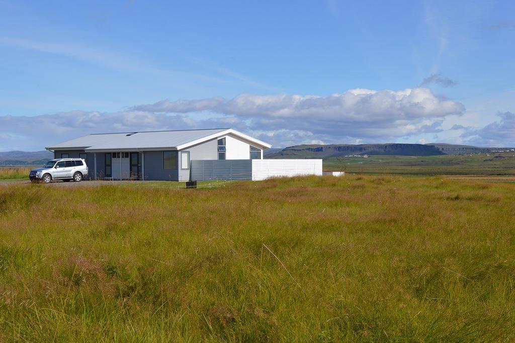 Luxury Villa With River View Laugaras エクステリア 写真